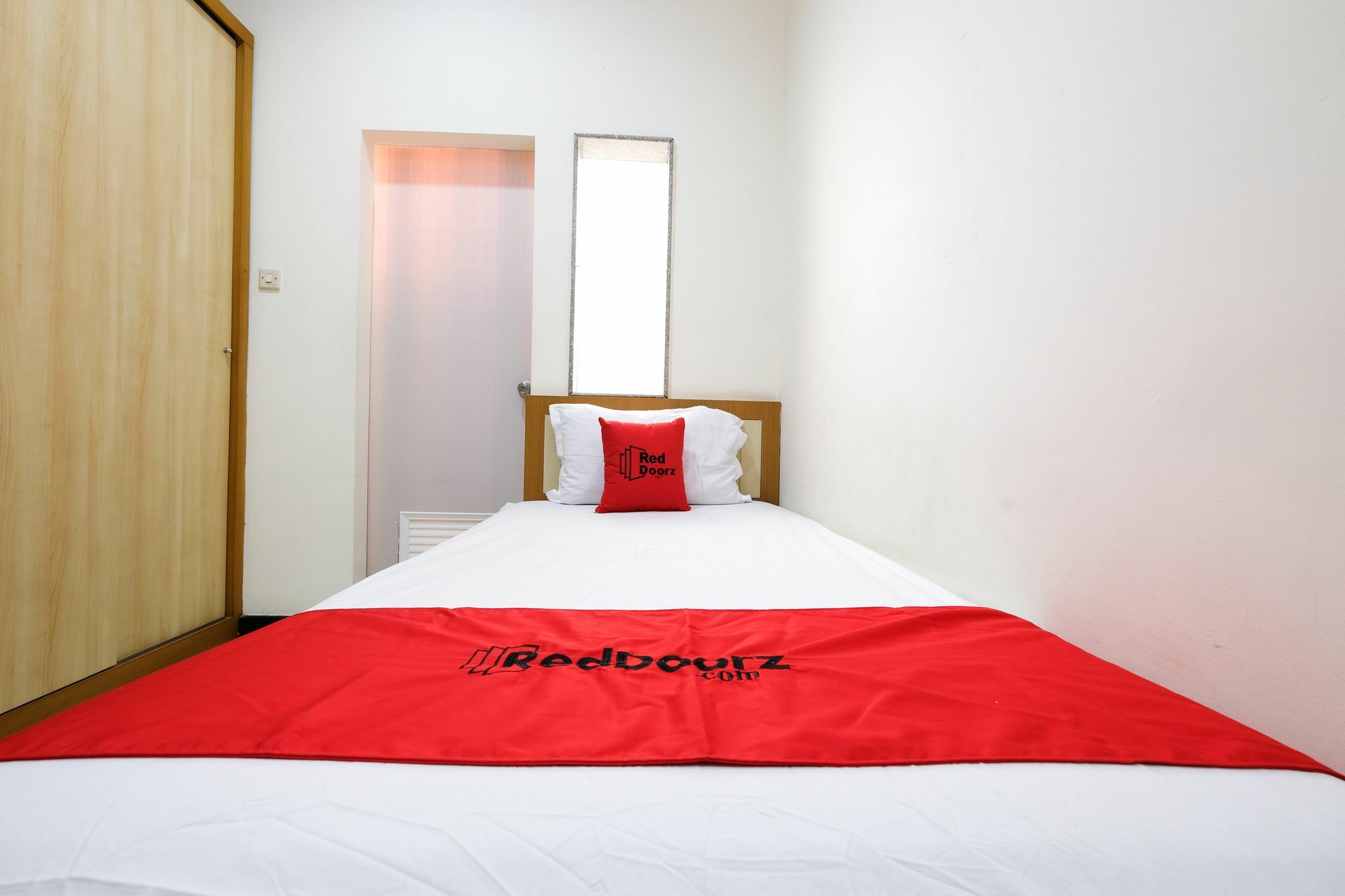 Reddoorz Plus Near Simpang Lima Semarang Exterior photo